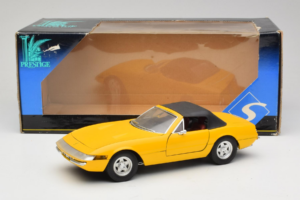 Ferrari 365 GTS Gelb Mit Schwarzem Dach Solido 1:18 8018 Druckguss — Bild 8 von 8