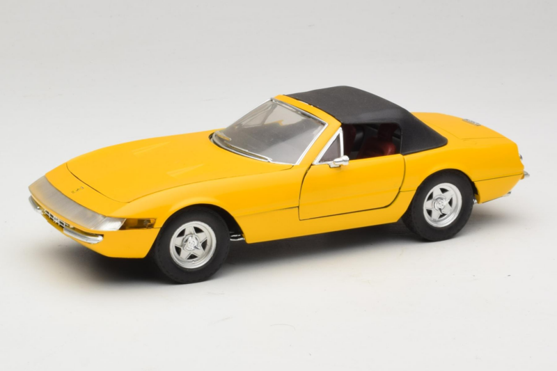 Ferrari 365 GTS Gelb Mit Schwarzem Dach Solido 1:18 8018 Druckguss