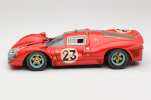 Ferrari 412P #23 W. Mairesse / J. Beurlys Le Mans 1967 Rot Revell 1:18 48826 Druckguss — Bild 4 von 8