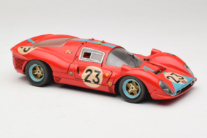 Ferrari 412P #23 W. Mairesse / J. Beurlys Le Mans 1967 Rot Revell 1:18 48826 Druckguss — Bild 6 von 8
