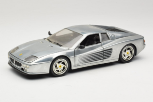 Ferrari 512M Chrome Silver Hot Wheels 1:18 25739 Druckguss