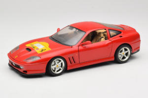 Ferrari 550 Maranello 22 Jahre Ferrari Model Club Rot Bburago 1:18 3064-P2 Druckguss