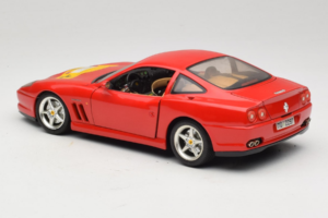 Ferrari 550 Maranello 22 Jahre Ferrari Model Club Rot Bburago 1:18 3064-P2 Druckguss — Bild 7 von 8