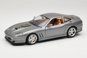 Ferrari 550 Maranello 25 Jahre Ferrari Model Club Silber 2. Version Bburago 1:18 3064-S1 Druckguss