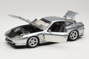Ferrari 550 Maranello Chrome Silver Hot Wheels 1:18 25740 Druckguss — Bild 2 von 8