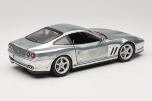 Ferrari 550 Maranello Chrome Silver Hot Wheels 1:18 25740 Druckguss — Bild 3 von 8