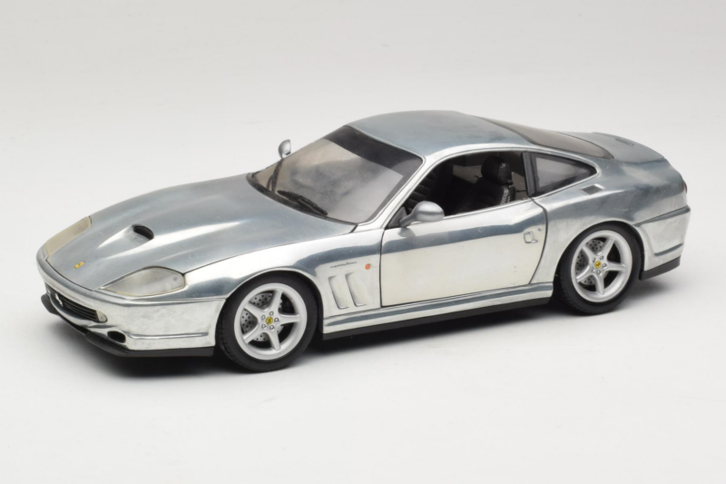 Ferrari 550 Maranello Chrome Silver Hot Wheels 1:18 25740 Druckguss