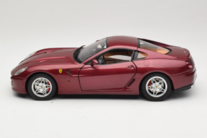 Ferrari 599 GTB Fiorano Dunkelrot Hot Wheels 1:18 M1200 Druckguss — Bild 4 von 8