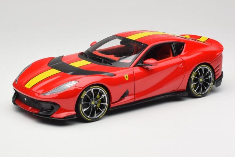 Ferrari 812 Competizione Rosso Corsa Mit Gelben Streifen Bburago 1:18 18-16915 Druckguss