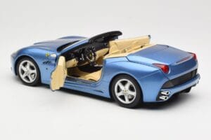 Ferrari California Hellblau Hot Wheels 1:18 N2043 Druckguss — Bild 5 von 8