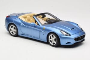 Ferrari California Hellblau Hot Wheels 1:18 N2043 Druckguss — Bild 6 von 8