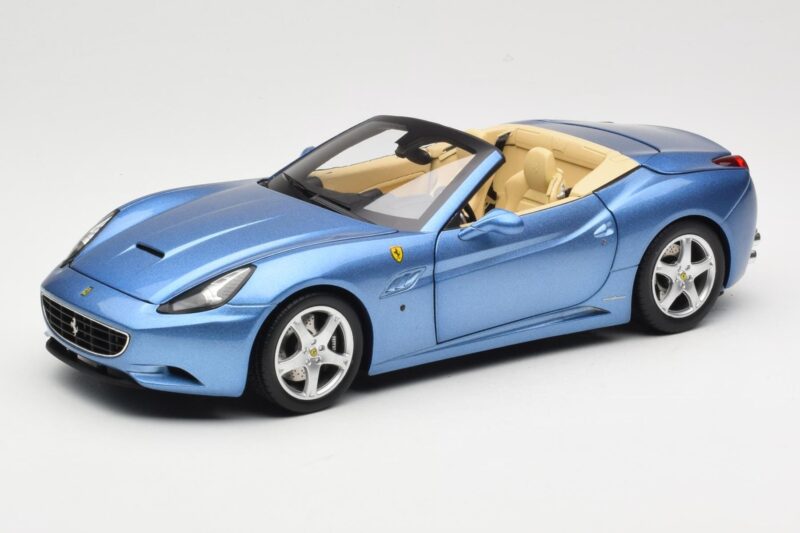 Ferrari California Hellblau Hot Wheels 1:18 N2043 Druckguss