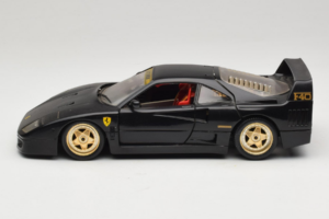 Ferrari F40 Schwarz mit Goldenen Rädern Bburago 1:18 3032-B2 Druckguss — Bild 4 von 8