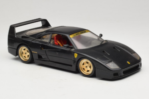 Ferrari F40 Schwarz mit Goldenen Rädern Bburago 1:18 3032-B2 Druckguss — Bild 6 von 8