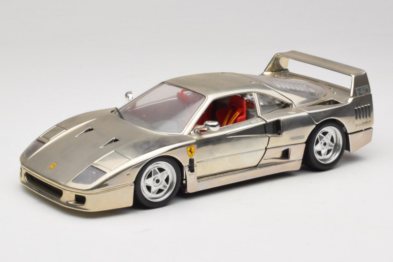 Ferrari F40 Chrome Silver Bburago 1:18 3401 Druckguss
