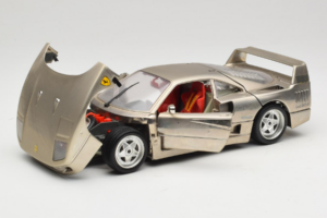 Ferrari F40 Dark Chrome Silver Kroymans Limitierte Auflage Bburago 1:18 3032-C2 Druckguss — Bild 2 von 8