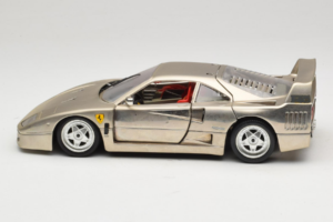 Ferrari F40 Dark Chrome Silver Kroymans Limitierte Auflage Bburago 1:18 3032-C2 Druckguss — Bild 4 von 8