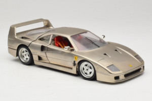 Ferrari F40 Dark Chrome Silver Kroymans Limitierte Auflage Bburago 1:18 3032-C2 Druckguss — Bild 6 von 8