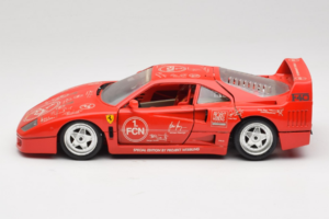 Ferrari F40 Evoluzione FC Nürnberg Special Edition Rot Bburago 1:18 3042-FCN Druckguss — Bild 4 von 8