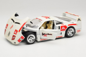 Ferrari F40 Kart-o-Mania Weiß Bburago 1:18 3332-W3 Druckguss — Bild 2 von 8