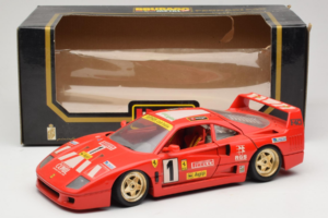 Ferrari F40 Pirelli Agip #1 Ferrari Club Italia Rot Bburago 1:18 3032-P2 Druckguss — Bild 8 von 8