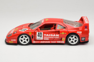 Ferrari F40 #40 T. Ohta / A. Reid Taisan Rot 1987 Bburago 1:18 3022-T1 Druckguss — Bild 4 von 8