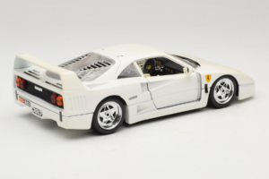 Ferrari F40 Weiß Bburago 1:18 3332-W4 Druckguss — Bild 3 von 8