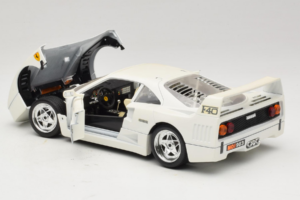 Ferrari F40 Weiß Bburago 1:18 3332-W4 Druckguss — Bild 5 von 8