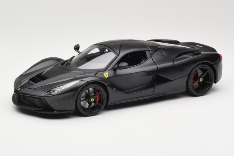Ferrari LaFerrari F150 Matte Black Bburago 1:18 18-16901BK Druckguss