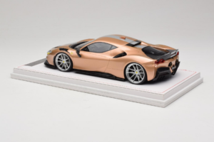 Ferrari SF90 Novitec Gold Silber Streifen IVY Merit 1:18 REMC028 Resin — Bild 5 von 7