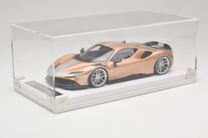 Ferrari SF90 Novitec Gold Silber Streifen IVY Merit 1:18 REMC028 Resin — Bild 6 von 7