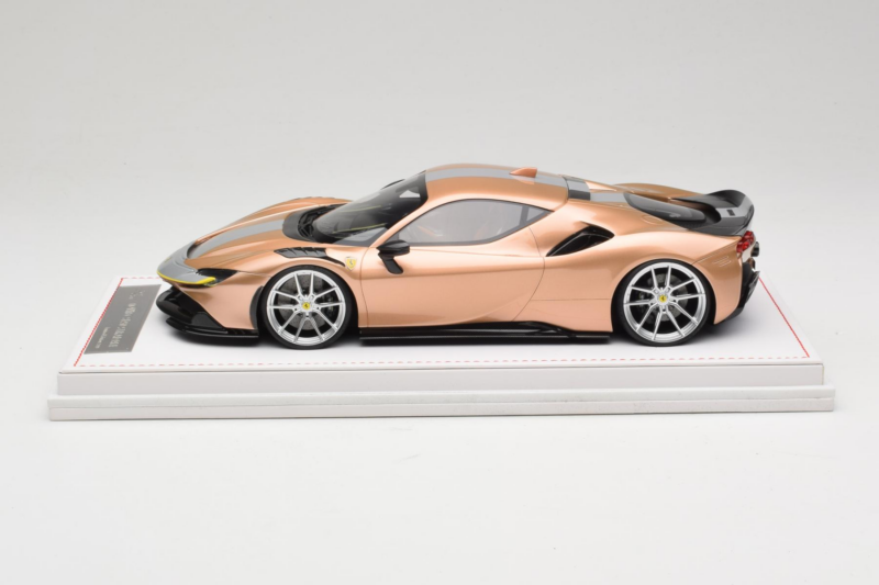 Ferrari SF90 Novitec Gold Silber Streifen IVY Merit 1:18 REMC028 Resin