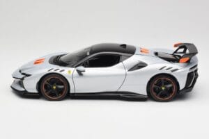 Ferrari SF90 XX Stradale Arctic White Bburago 1:18 18-16020W Druckguss — Bild 4 von 8