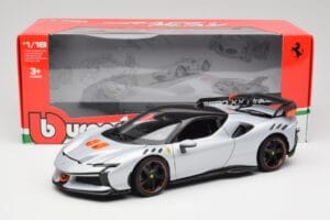 Ferrari SF90 XX Stradale Arctic White Bburago 1:18 18-16020W Druckguss — Bild 8 von 8