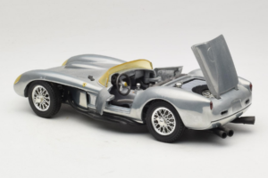 Ferrari Testa Rossa Chrome Silver Hot Wheels 1:18 25737 Druckguss — Bild 5 von 8