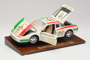 Ferrari Testarossa Italia 90 Weiß Bburago 1:18 3059-W1 Druckguss — Bild 3 von 8
