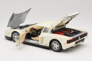 Ferrari Testarossa Weiß Bburago 1:18 3019-W1 Druckguss — Bild 5 von 8