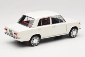 Fiat 124 Weiß IXO 1:18 18CMC205OP Druckguss — Bild 3 von 8