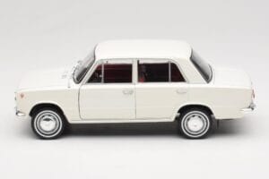 Fiat 124 Weiß IXO 1:18 18CMC205OP Druckguss — Bild 4 von 8