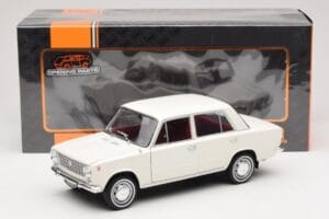 Fiat 124 Weiß IXO 1:18 18CMC205OP Druckguss — Bild 8 von 8