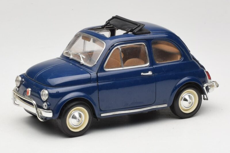 Fiat 500 L Blau Bburago 1:18 3327 Druckguss