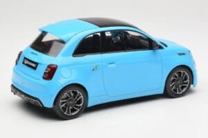 Abarth 500e Blau IXO 1:18 MCG18499 Druckguss — Bild 2 von 6