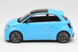 Abarth 500e Blau IXO 1:18 MCG18499 Druckguss — Bild 3 von 6