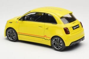 Abarth 500e Gelb IXO 1:18 MCG18498 Druckguss — Bild 5 von 6