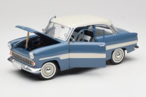 Ford Taunus 12M P2 Blau Streifen Revell 1:18 08880-M1 Druckguss — Bild 2 von 8