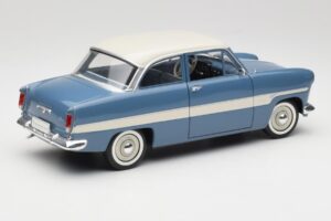 Ford Taunus 12M P2 Blau Streifen Revell 1:18 08880-M1 Druckguss — Bild 3 von 8