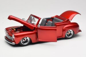 Ford Cabriolet Red Metallic Road Signature 1:18 30028 Druckguss — Bild 2 von 8