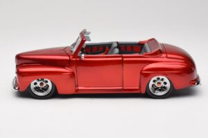 Ford Cabriolet Red Metallic Road Signature 1:18 30028 Druckguss — Bild 4 von 8