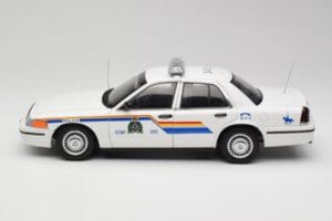 Ford Crown Victoria RCMP Police Car AUTOart 1:18 72706 Druckguss — Bild 4 von 8