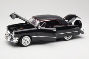 Ford Deluxe Cabriolet Schwarz Maisto 1:18 31681 Druckguss — Bild 2 von 8